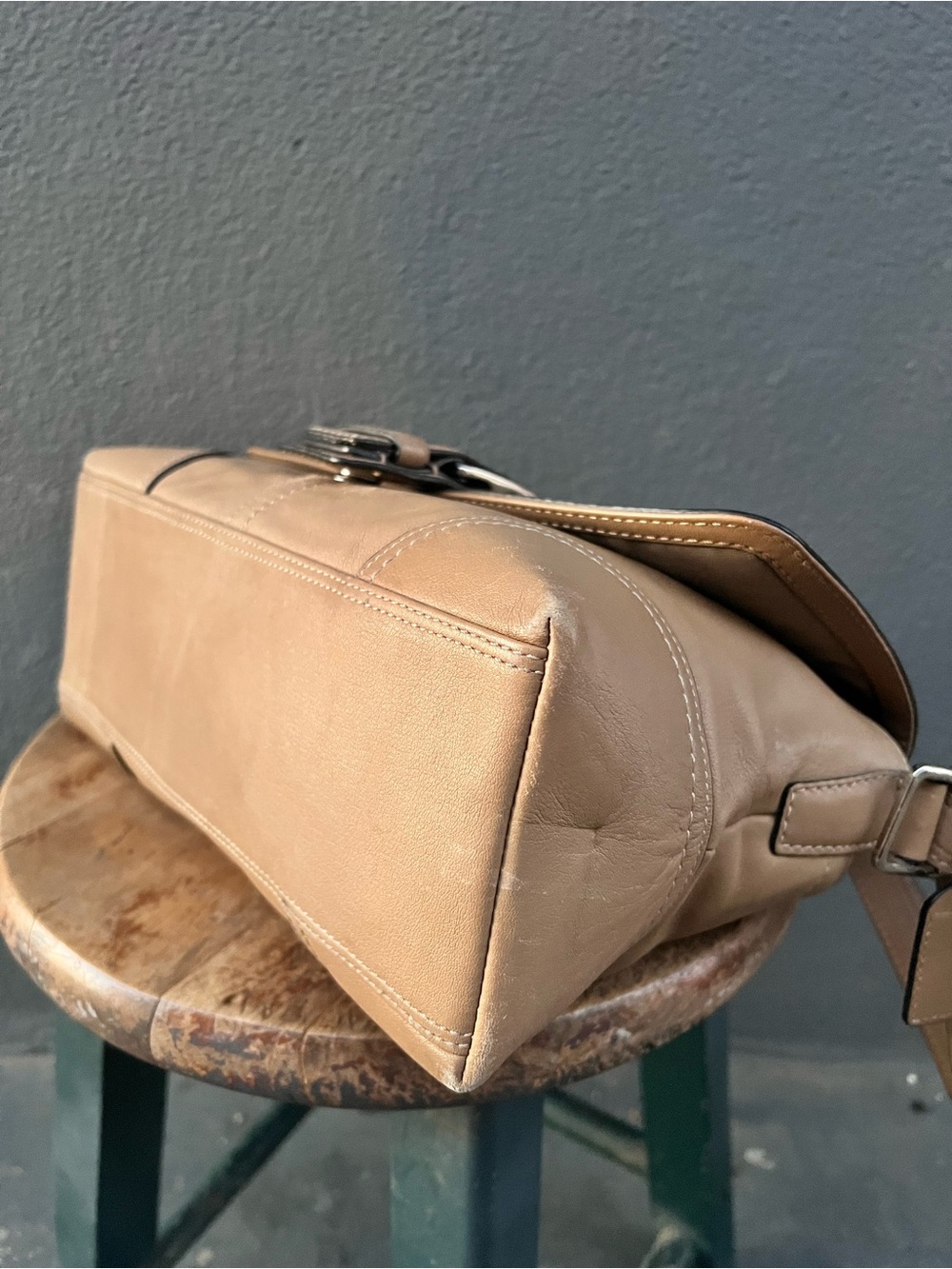 Coach F11196 MEDIUM Vintage Camel Y2K Soho Flap Leather Shoulder Bag - Picture 10 of 13